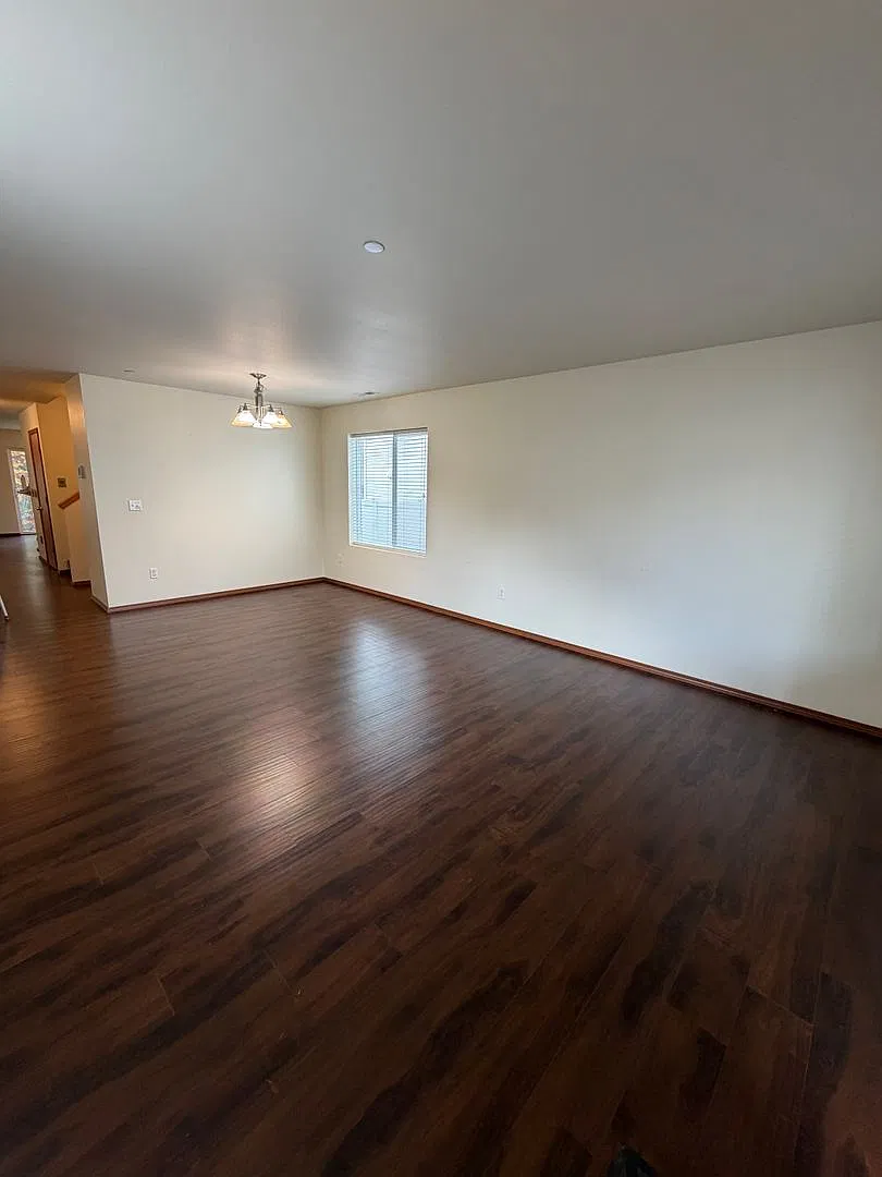 1335 Sinclair Drive DuPont, WA 98327 - 1XLU — Photo 2