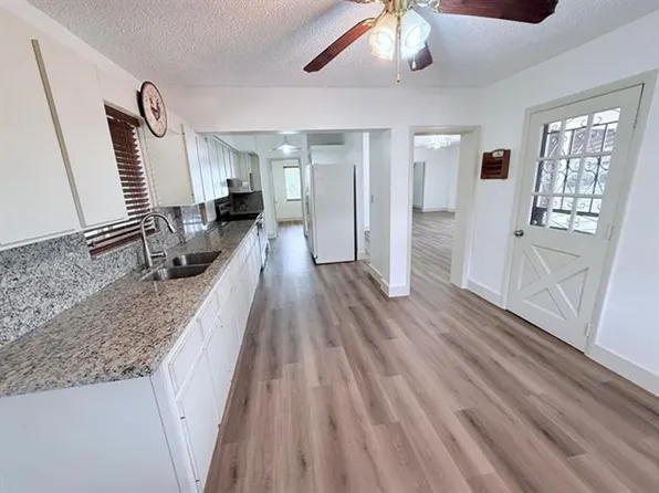 957 W 67th St #957, Hialeah, FL 33012