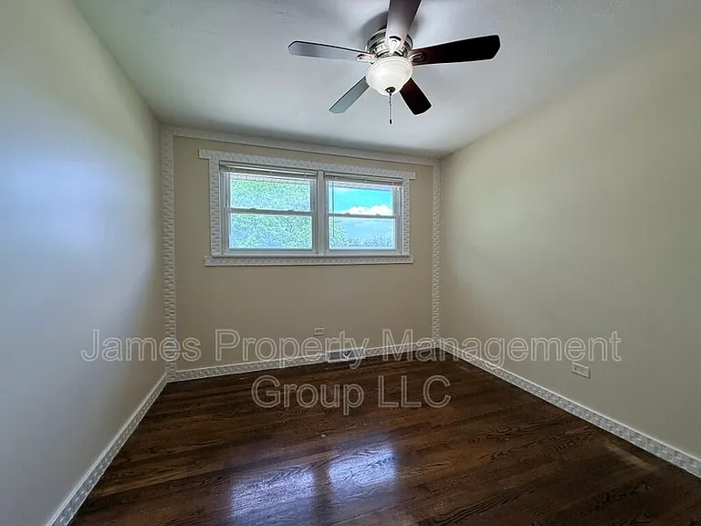 8517 W 87th Pl — Photo 7