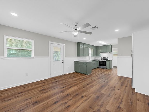 5th image of 2512 Stewart Dr