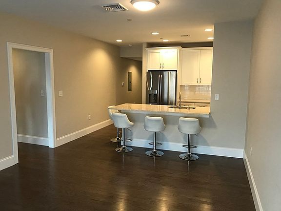 5th image of 445 Essex St #201