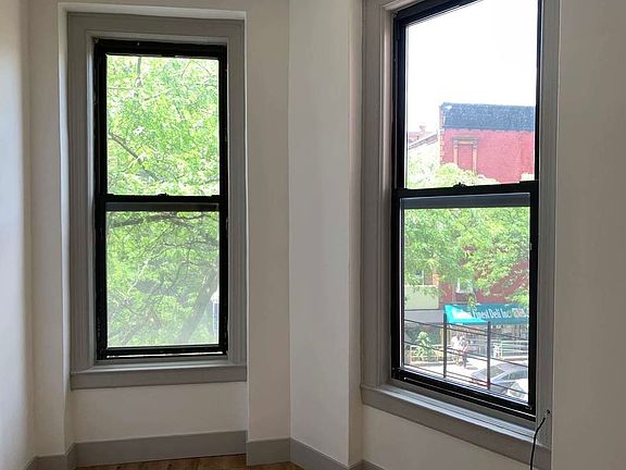 5th image of 1961 Madison Ave #C