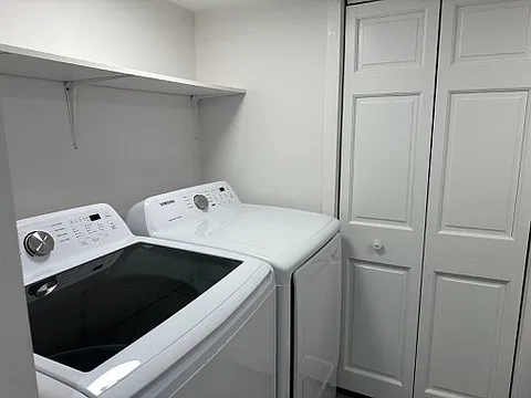 534 W 6th St #1 — Photo 15