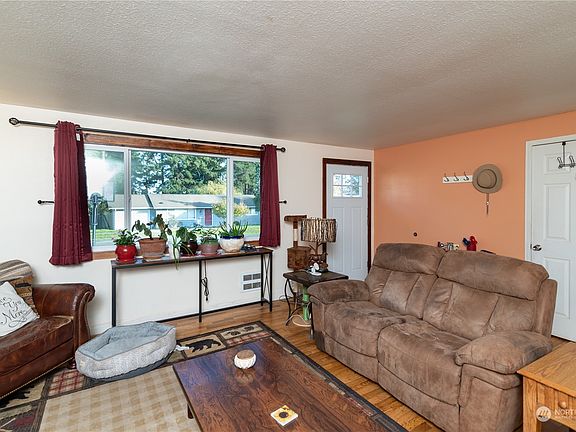 4th image of 1029 NW Anchor Drive