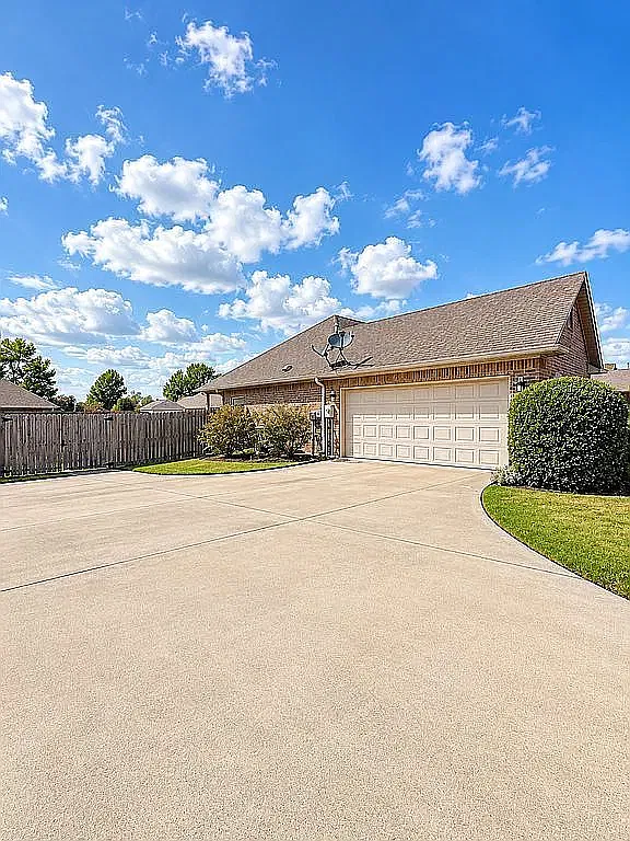 3 bed, 2.5 bath, 1740 sqft, $3,000 — Photo 4