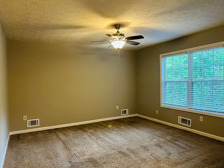 207 Hillcrest Dr — Photo 10