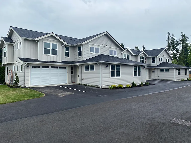 2058 Aaron Dr — Photo 60