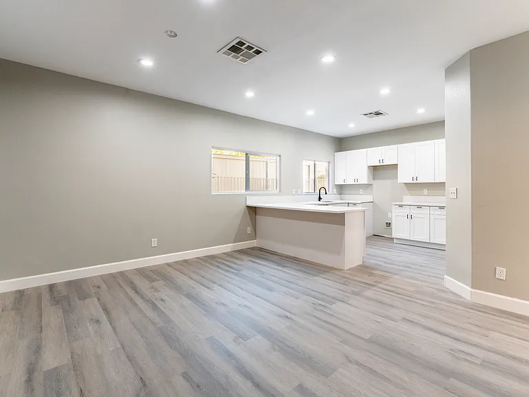 10505 Cold Mountain Ave — Photo 7