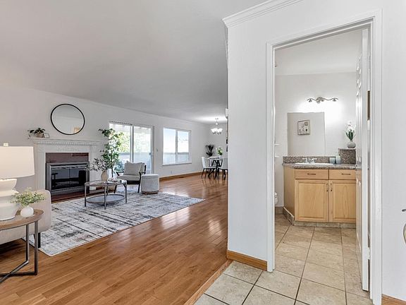 3rd image of 7202 Clarendon St