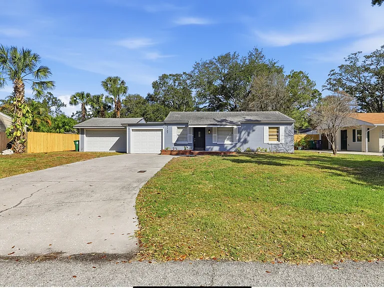 4737 W Wallcraft Ave — Photo 1
