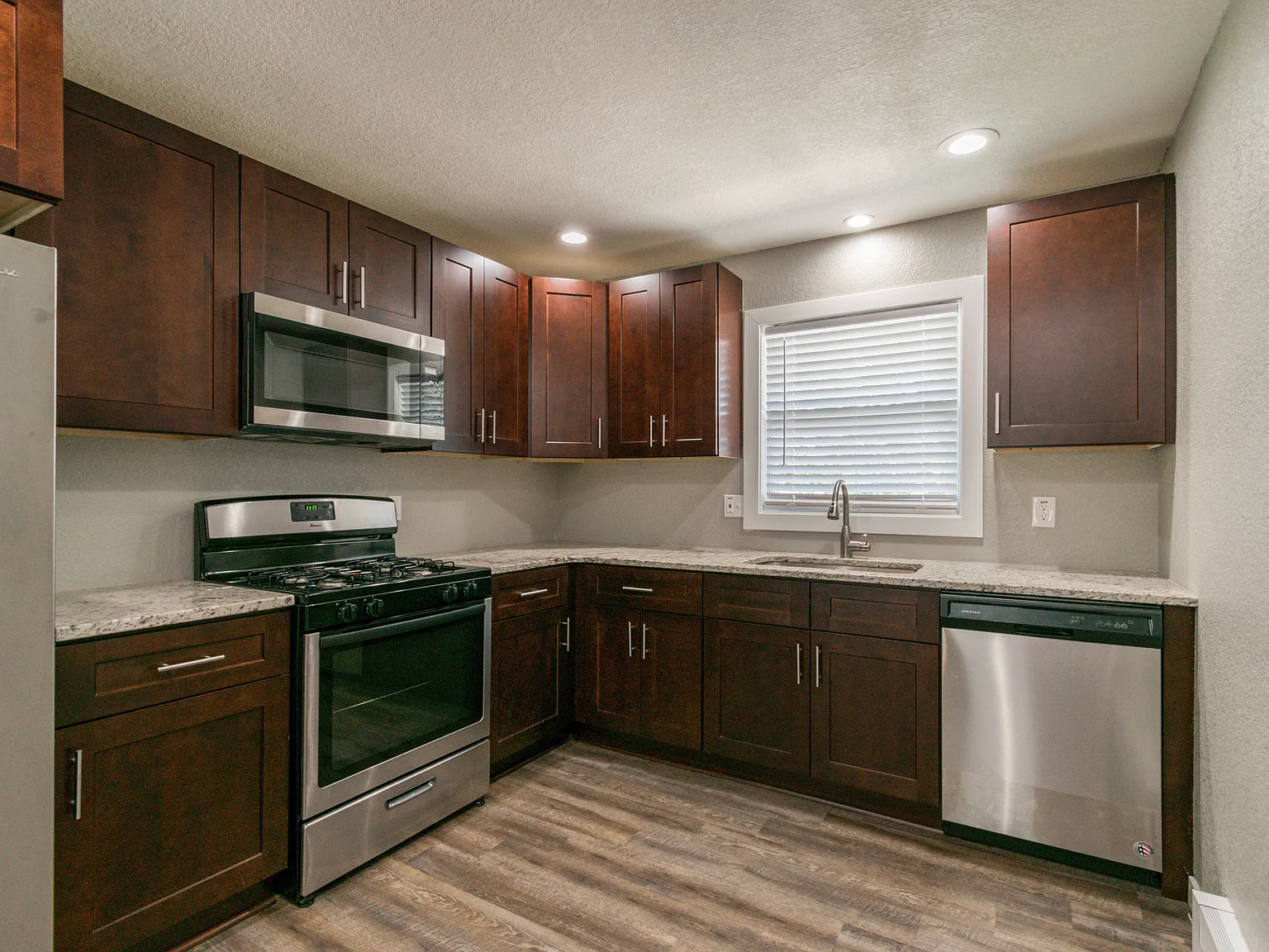 2 bed, 850 sqft, $850 — Photo 3