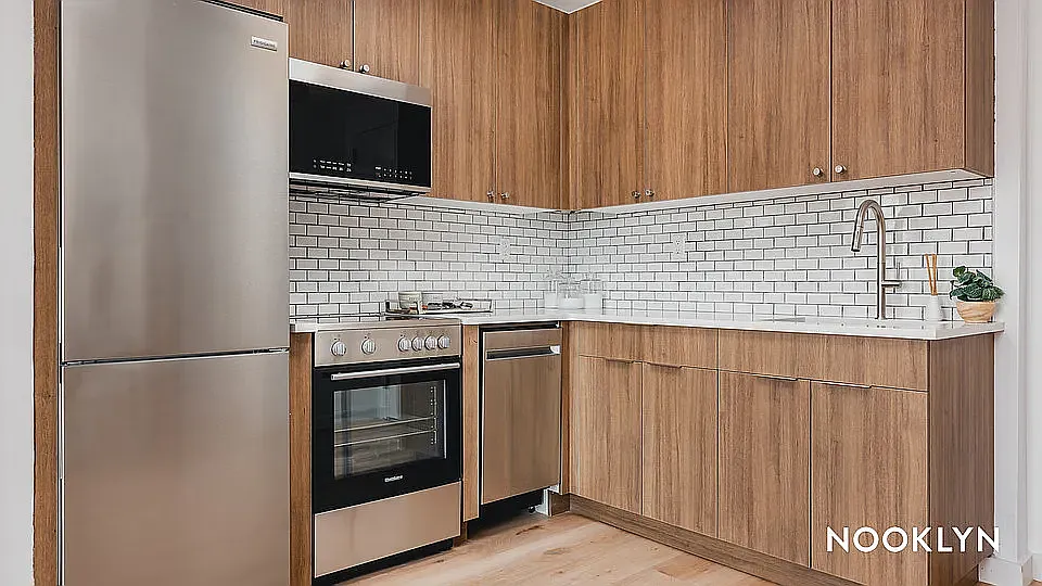 68 Gold Street — Photo 2
