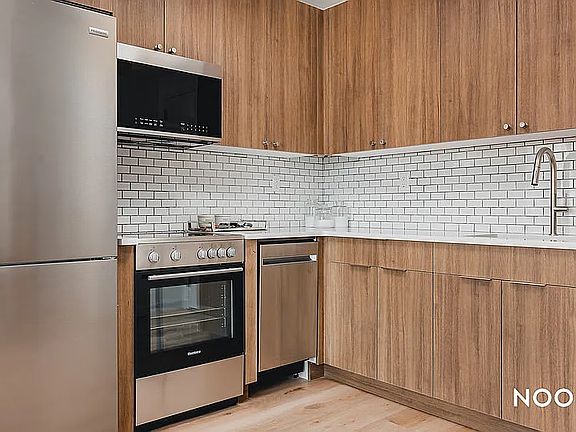 2nd image of 68 Gold St #4U