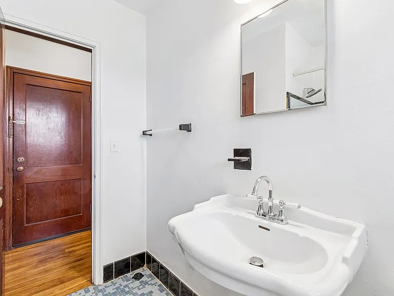 1731 Flagler Ave — Photo 71