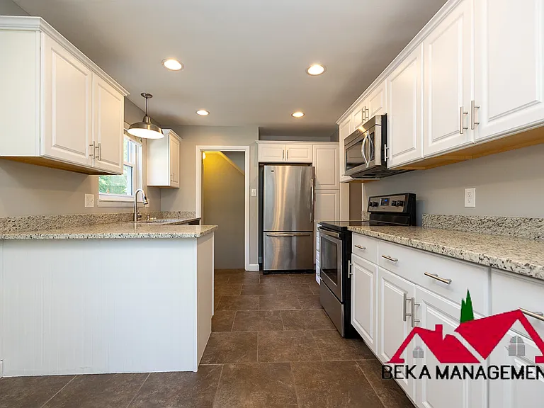 901 N Gainsborough Ave — Photo 8