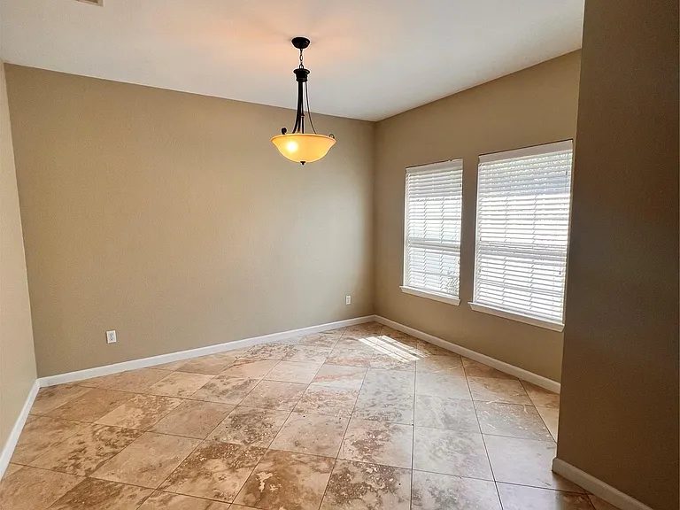 1511 Tonia Loop — Photo 2