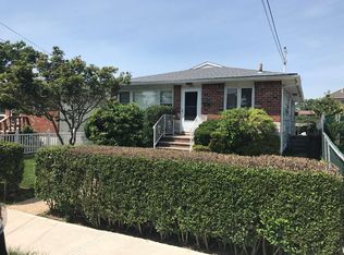 204 Lamport Blvd, Staten Island, NY 10305