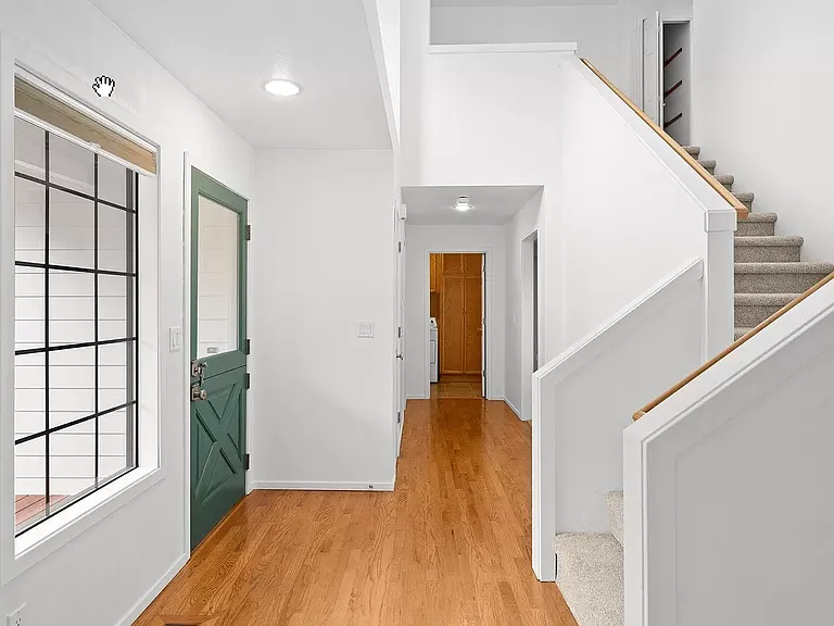 3688 NW Jameson Dr — Photo 2