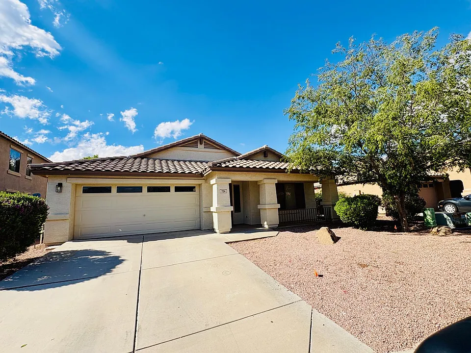 724 E Taylor Trl