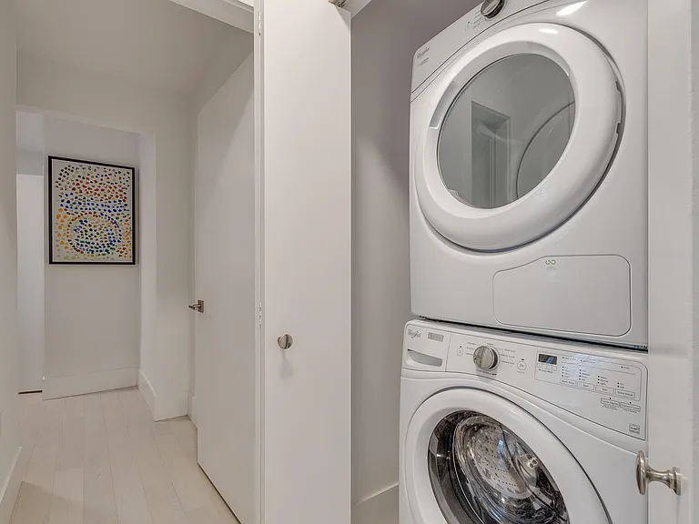 1425 Haro St #202 — Photo 14