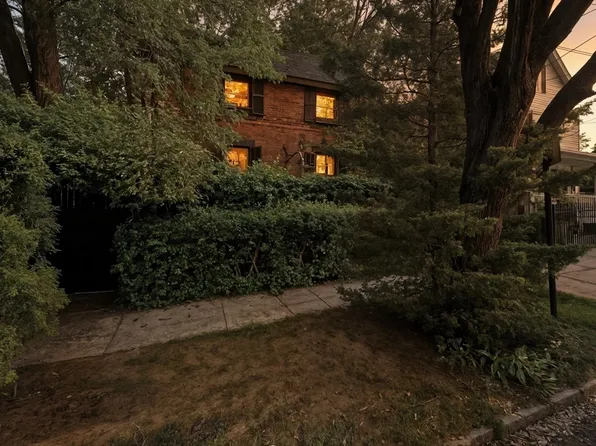 9 Union St, Chicopee, MA 01013