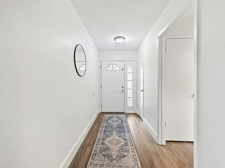 22419 Deville Dr — Photo 3