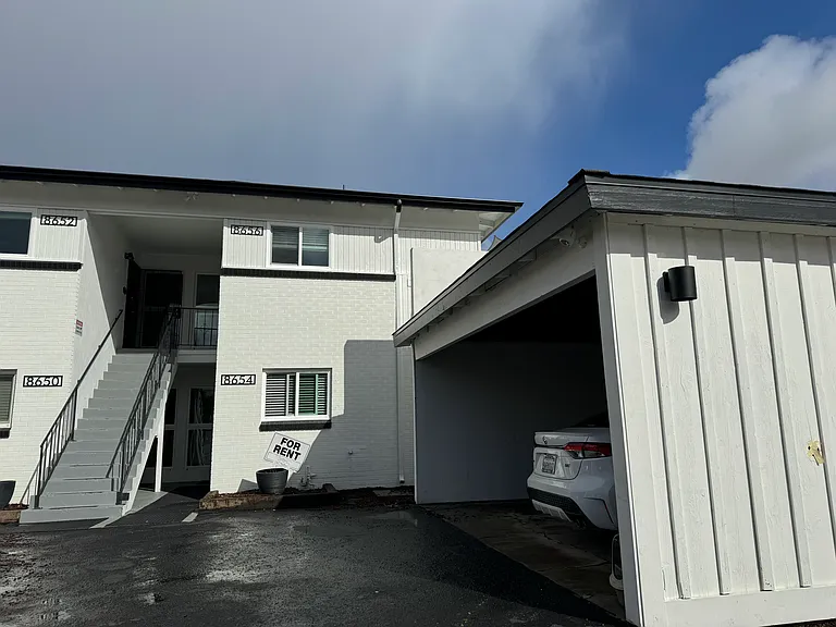 8650 Hurlbut St — Photo 27