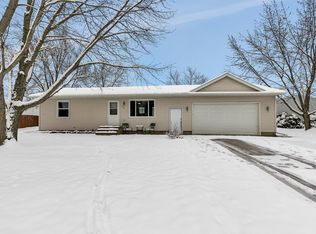 200 Suncrest Ct, Avon, MN 56310