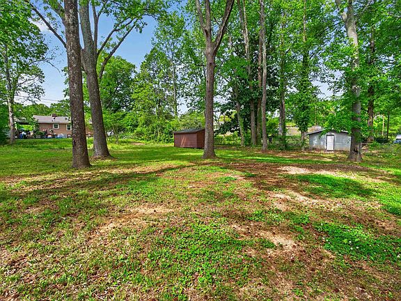 5th image of 234 Greencreek Rd