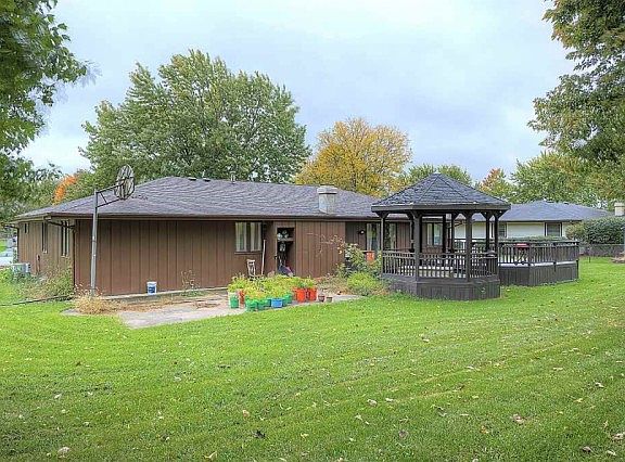 4th image of 3648 Lookout Dr
