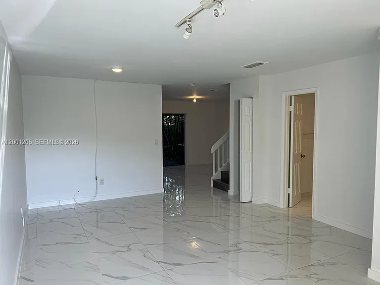 1125 NE 210th Ter — Photo 5