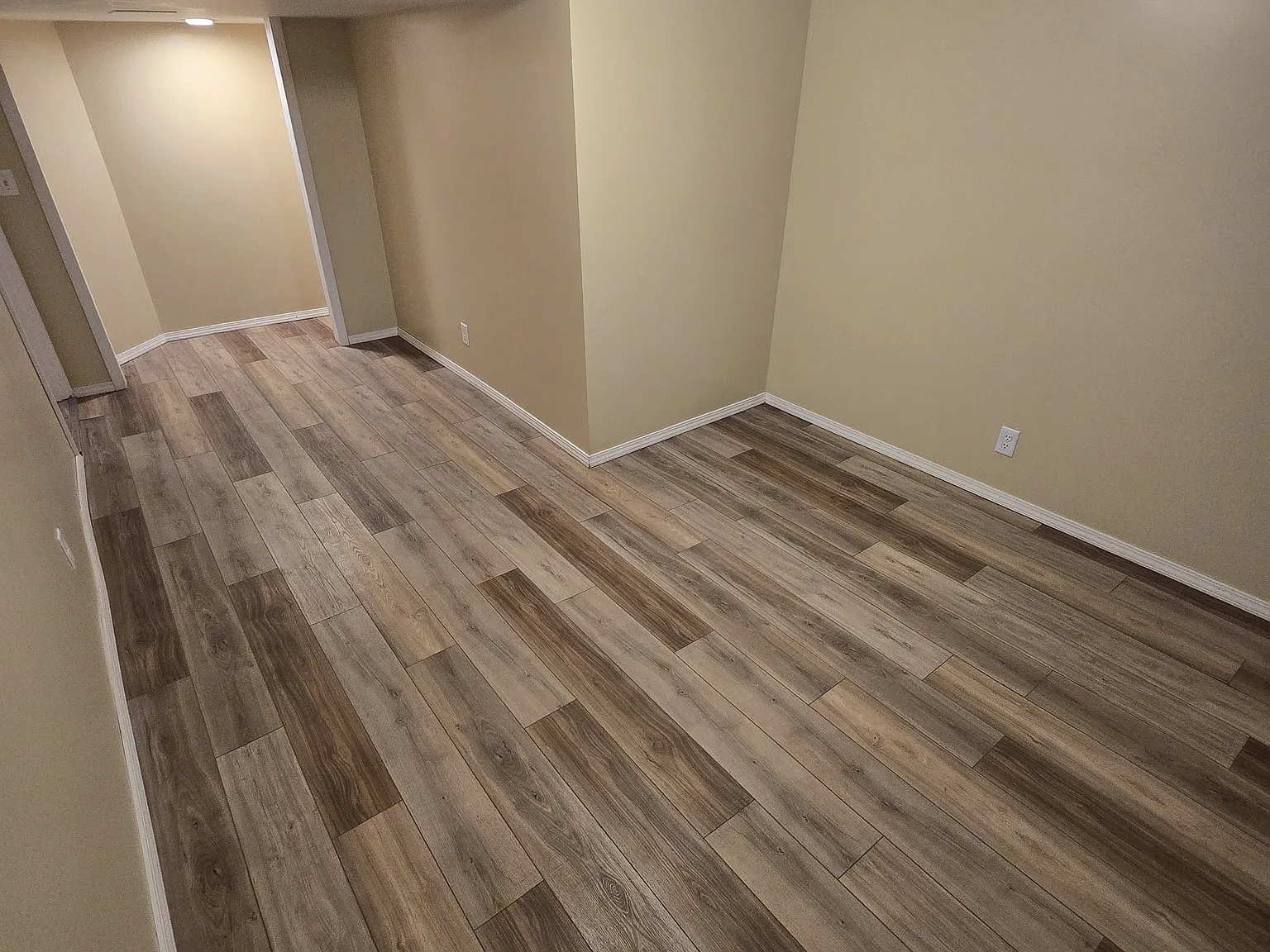 215 N Hudson Ave — Photo 4