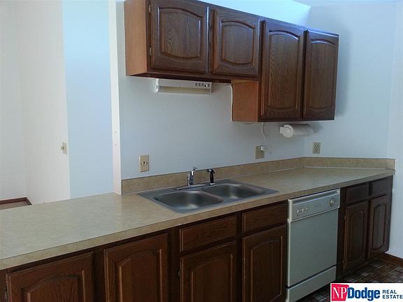4th image of 3423 Comstock Ave