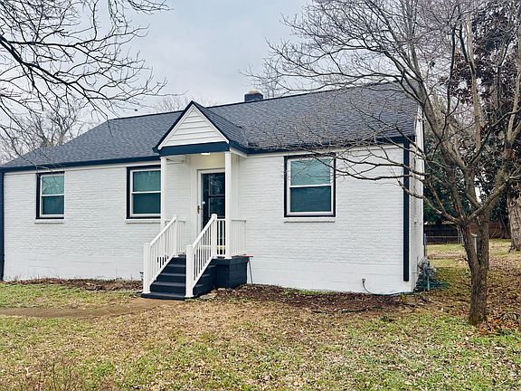 5th image of 1015 Horseshoe Dr