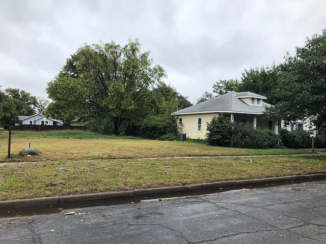 2nd image of 1810 S Ida Ave