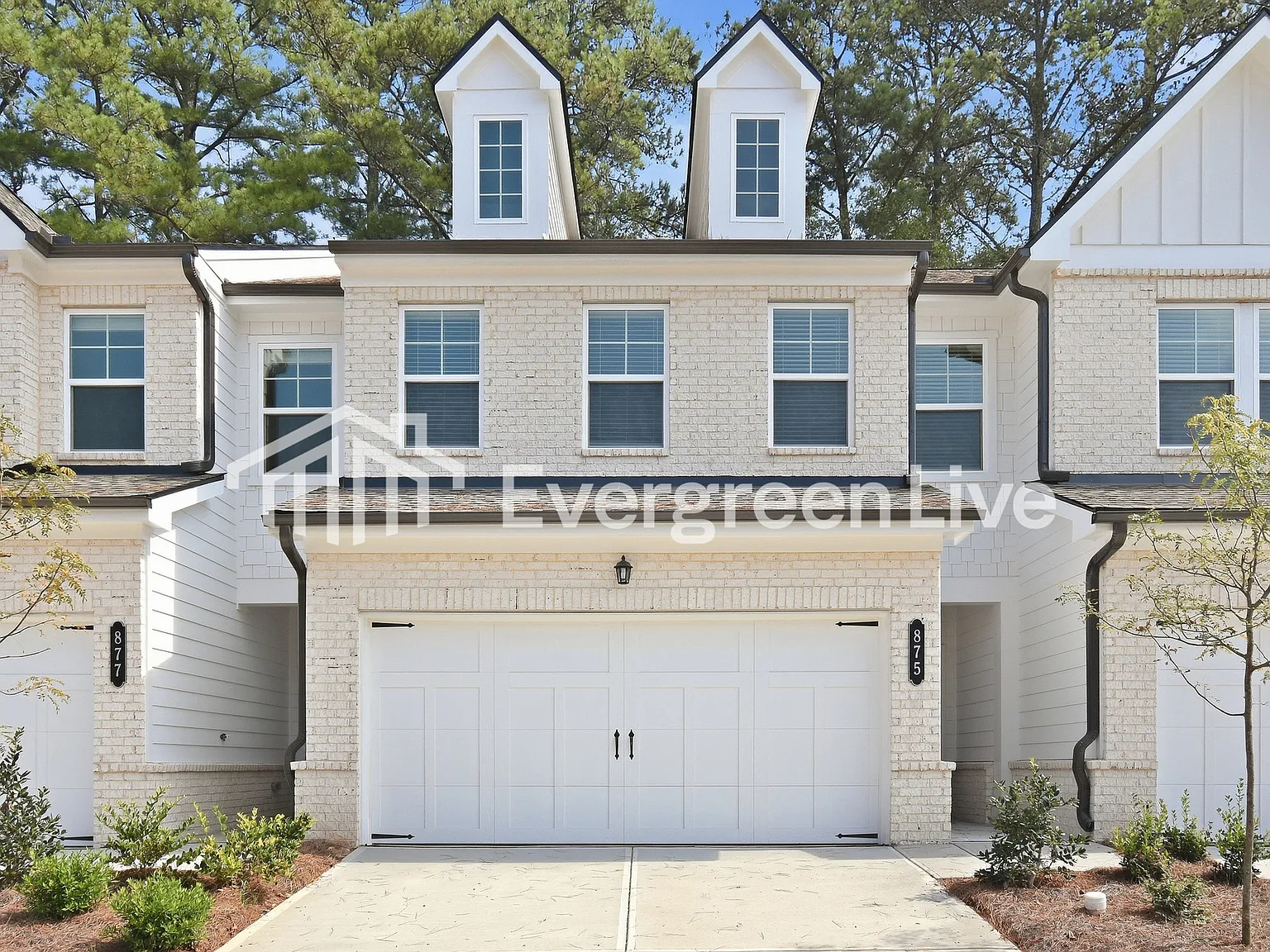 3 bed, 2.5 bath, 1810 sqft, $2,135 — Photo 1