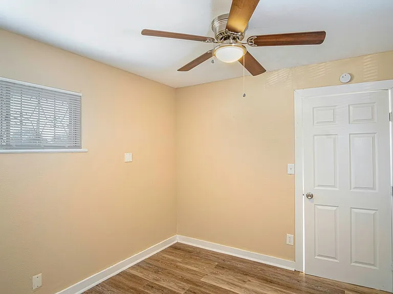 907 Iowa St #1 — Photo 12