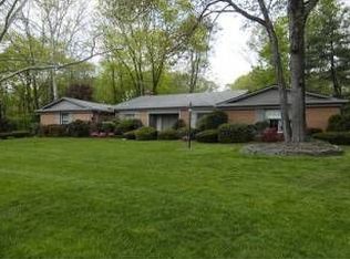 11 Clearwater Dr, Ho Ho Kus, NJ 07423