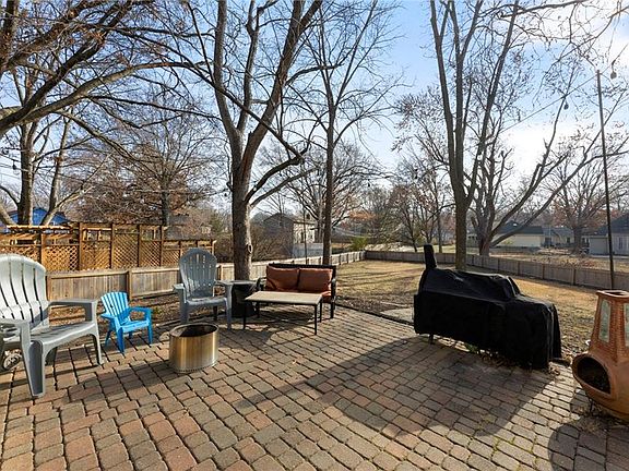 3rd image of 9609 Hardy St