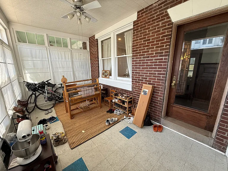 3368 Vaux St — Photo 9
