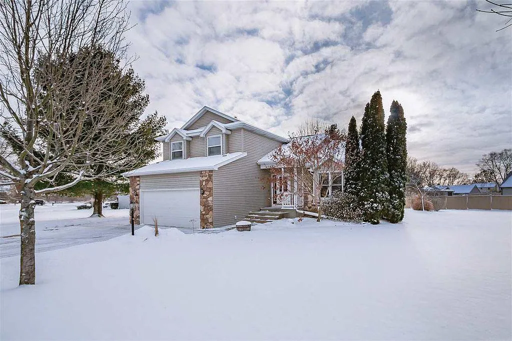 11360 Nicole Dr N photo 1