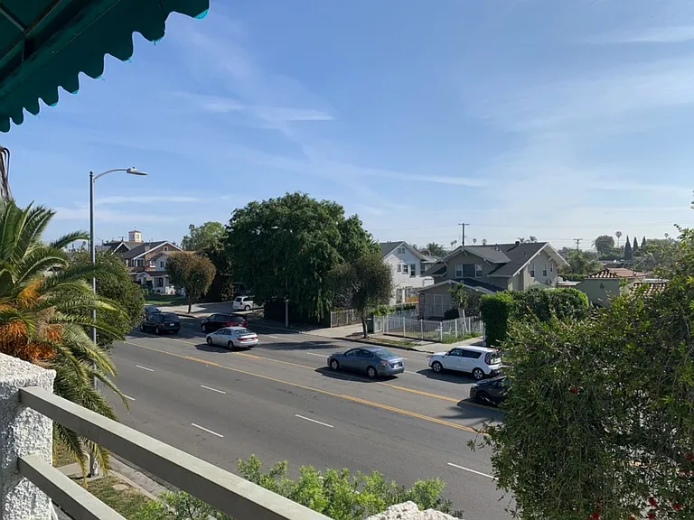 2251 Crenshaw Blvd Residences — Photo 14