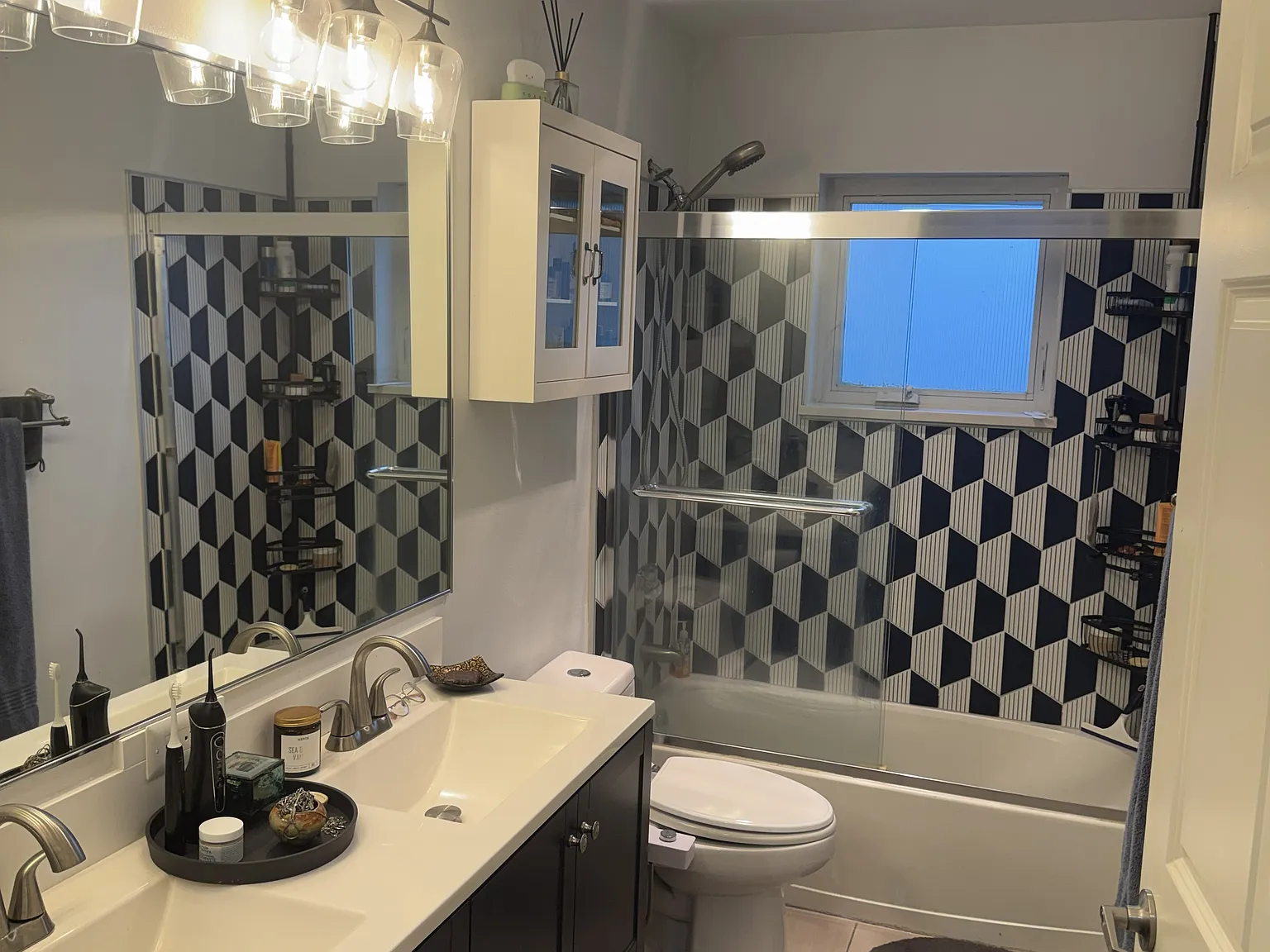 2 bed, 757 sqft, $3,200 — Photo 3