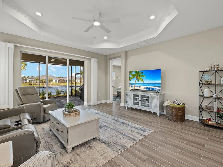 Immaculate home ready for your furnishings.