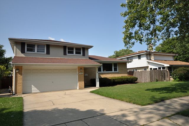 1st image of 4604 W 106th Pl