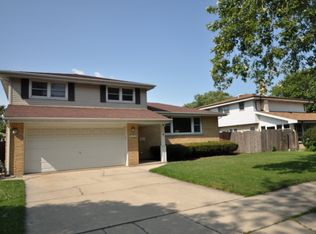 4604 W 106th Pl, Oak Lawn, IL 60453