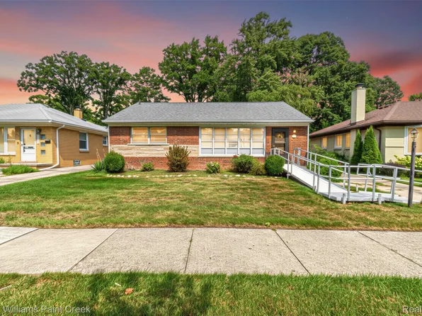 2425 Derby Rd, Troy, MI 48084
