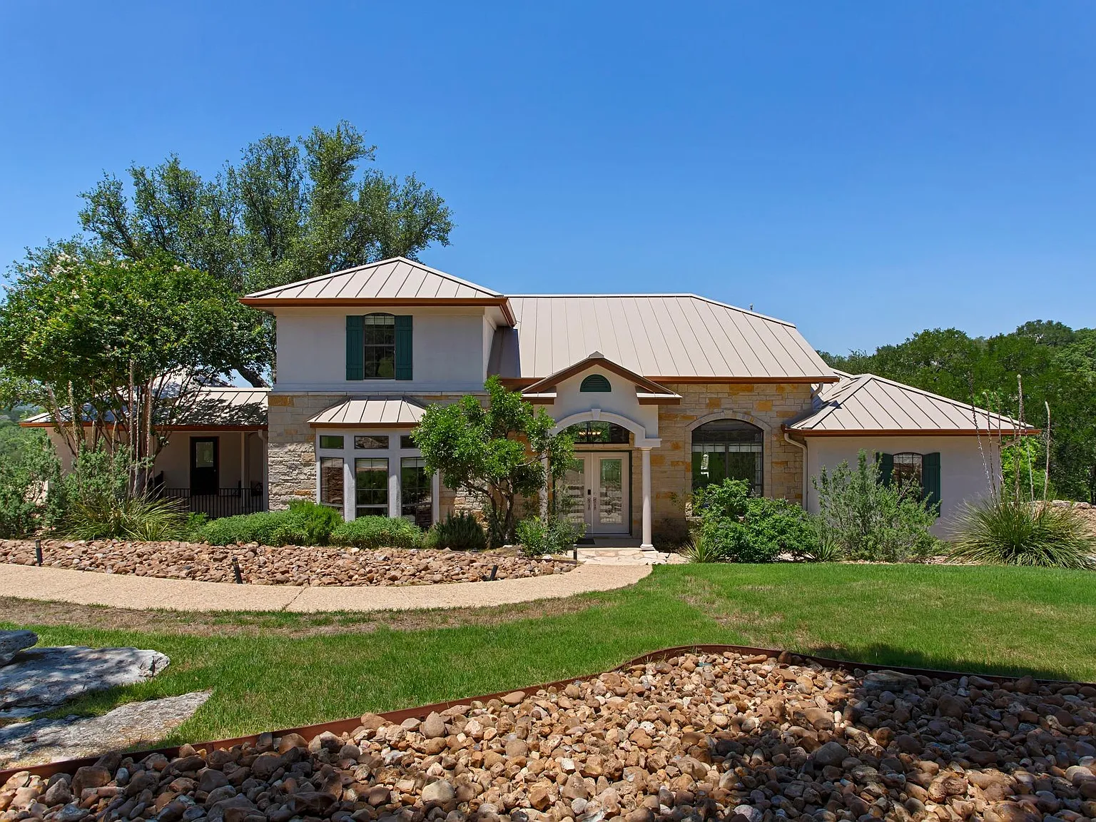 3 bed, 2.5 bath, 2546 sqft, $5,500 — Photo 3