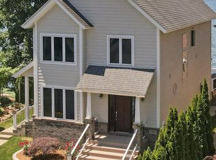 1300 E Lake Dr, Novi, MI 48377