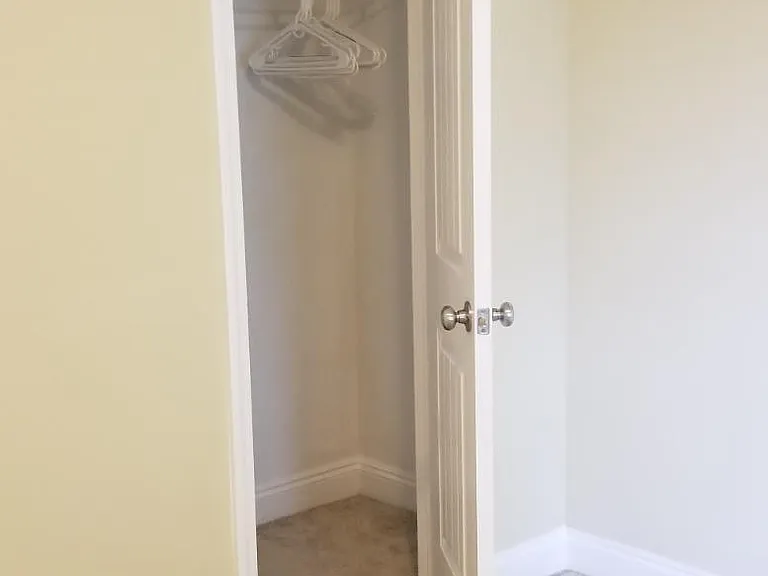 9718 Estate Dr — Photo 10